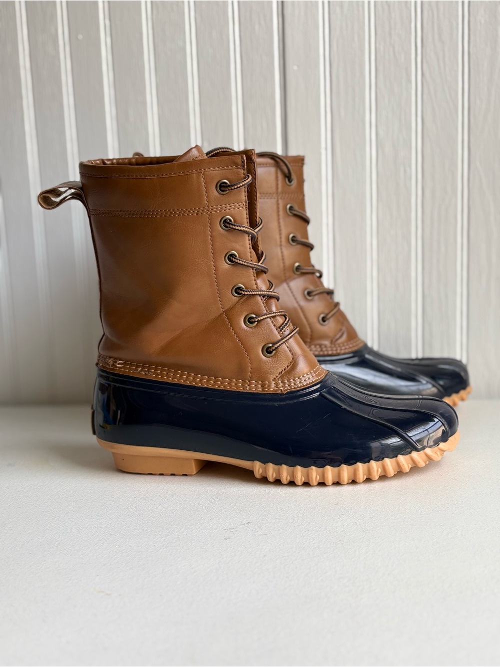 The original Sporto duck boot navy blue women’s size 9 plaid flannel lining